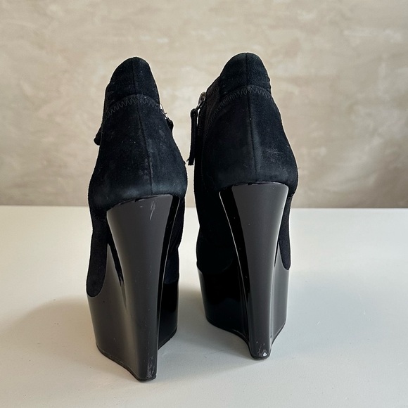 Giuseppe Zanotti Black Suede Platform - Picture 3 of 11